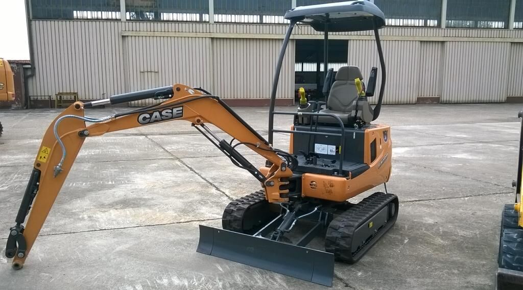 Мини-экскаватор CASE CX18B